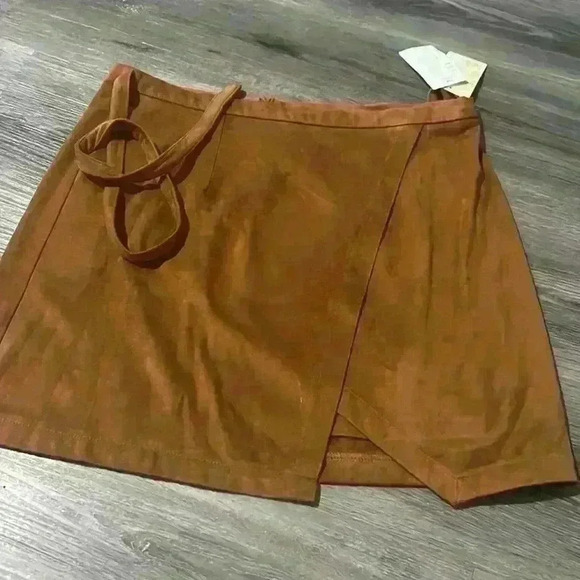 Dresses & Skirts - Living doll mini skirt